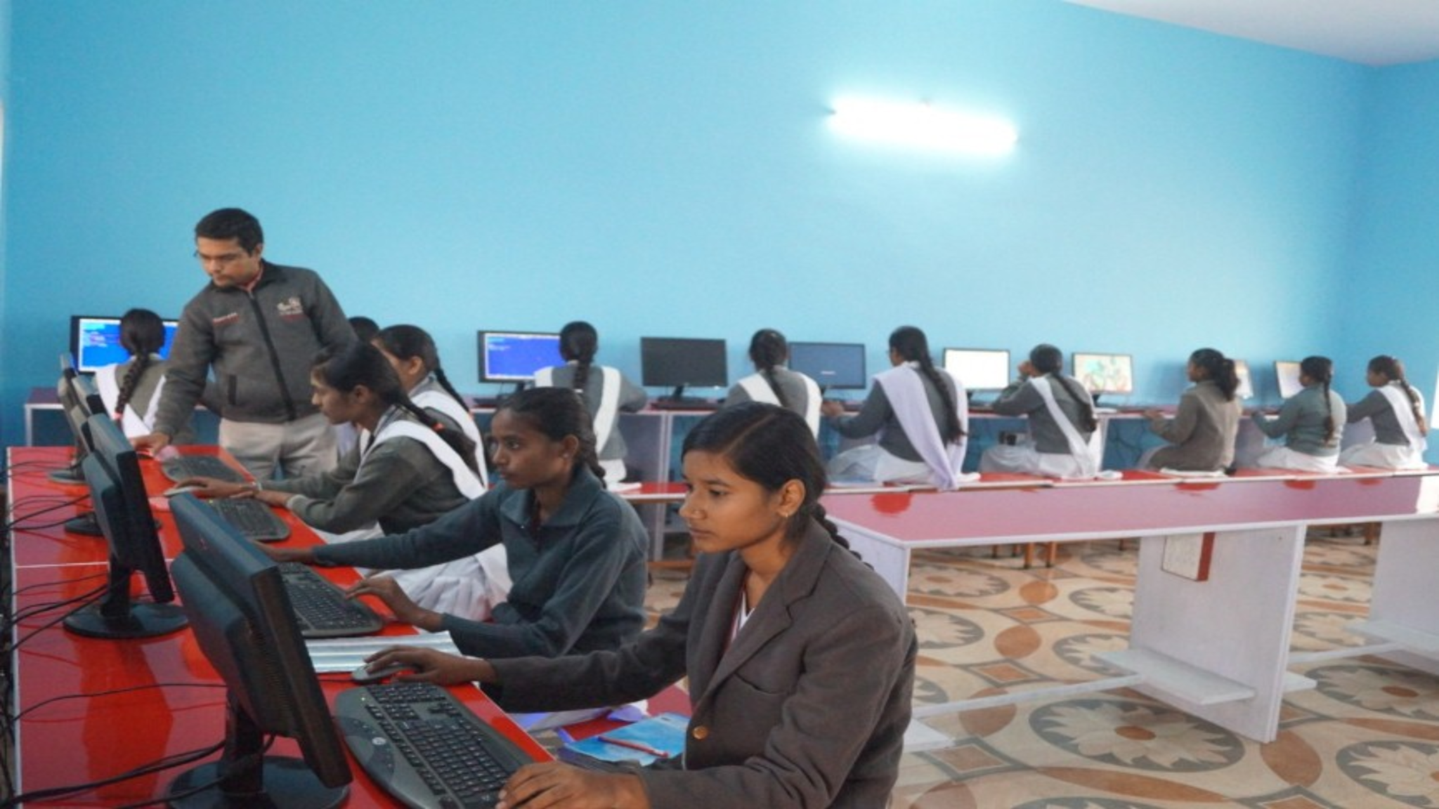 MICROSOFT OFFICE(WORD+EXCEL+POWERPOINT) AND INTERNET