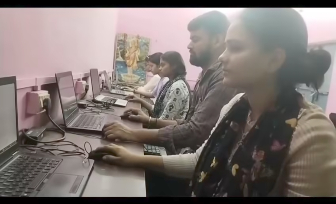 COMPUTER LAB
